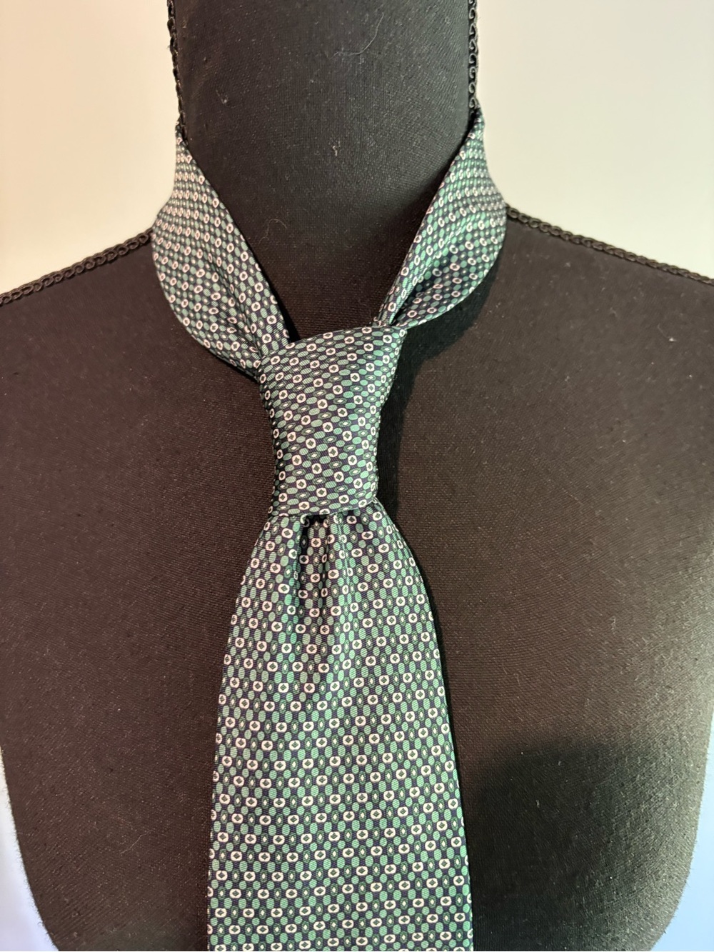 Bellagio Men's Patterned Green 100% Silk- Tie - Classic Geometric Design
